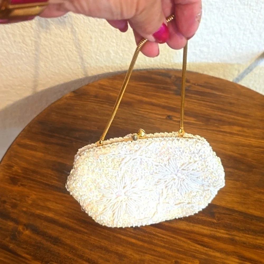 Vintage Irredescent White Sequin Clutch Wristlet Stunning!! Marshall Fields & Co - Picture 4 of 10